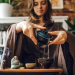 El ritual perfecto (desde casa) para disfrutar del té verde en tu día a día pexels-roman-odintsov-5975987